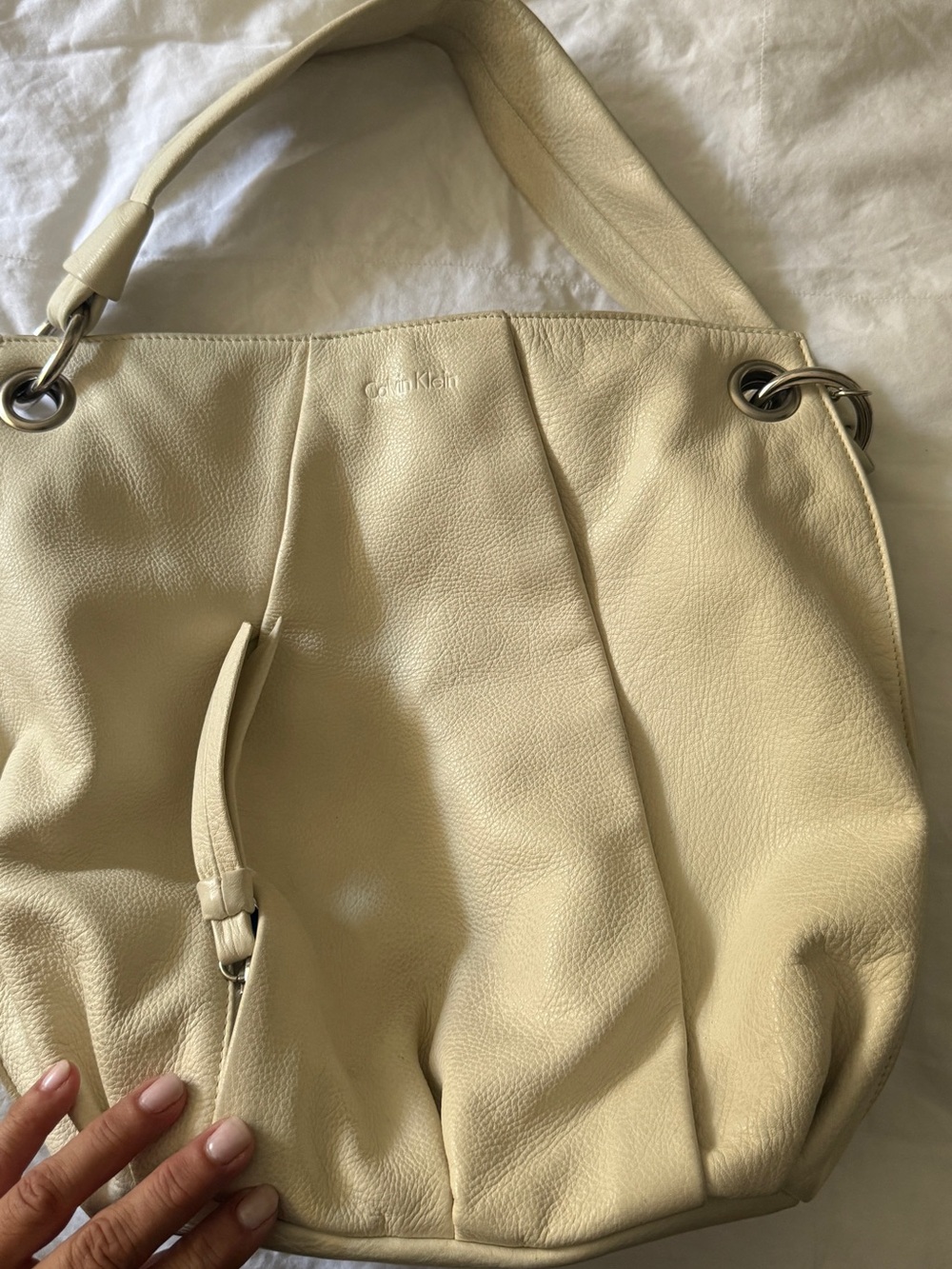 Leather Shoulder Tote Bag in Light Beige - Picture 9 of 9